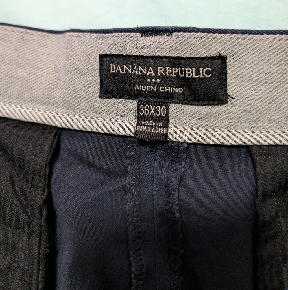 EUC Banana Republic men's tech motion Aiden Chino cotton pants,Navy blue,36x30